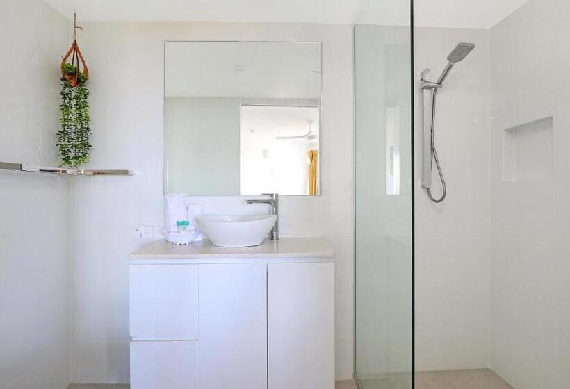 آپارتمان 3 خوابه با چشم‌انداز دریا, Beachside Resort Kawana Waters