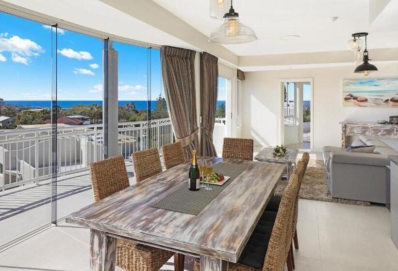 1 Bedroom Penthouse Apartment, Beachside Resort Kawana Waters