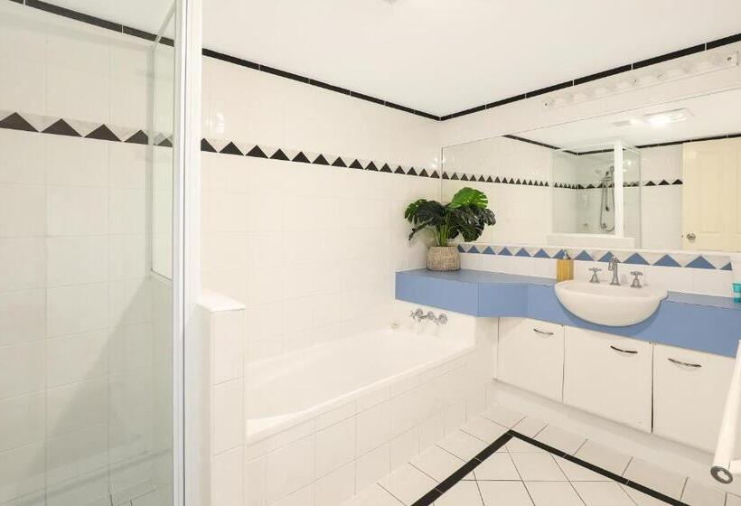 آپارتمان 1 خوابه همکف, Beachside Resort Kawana Waters