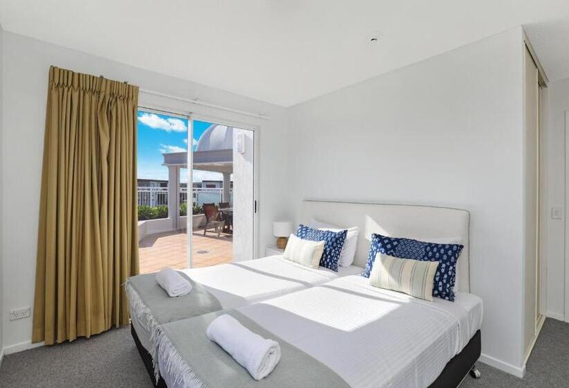 1 Bedroom Penthouse Apartment, Beachside Resort Kawana Waters