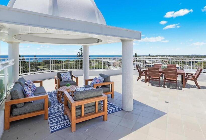 1 Bedroom Penthouse Apartment, Beachside Resort Kawana Waters
