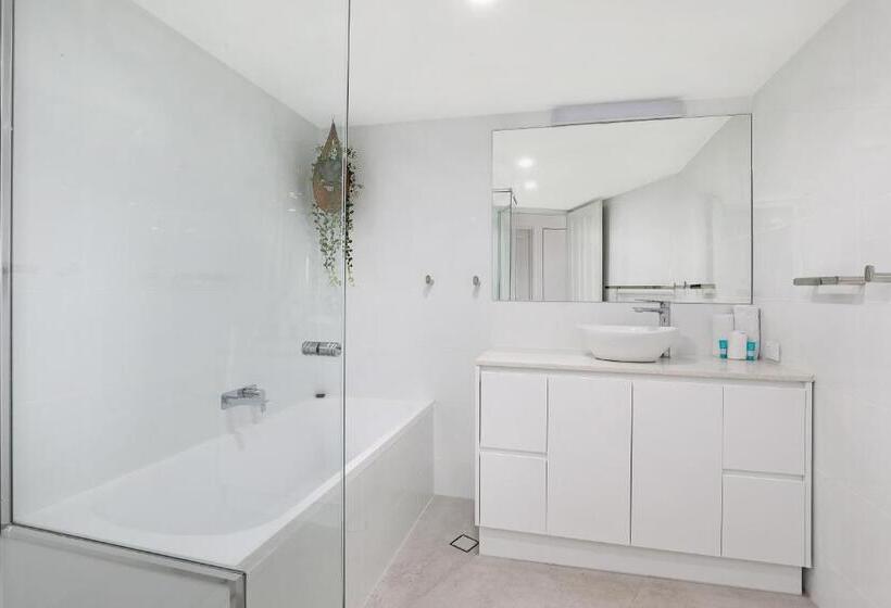 آپارتمان 1 خوابه با چشم‌انداز دریا, Beachside Resort Kawana Waters