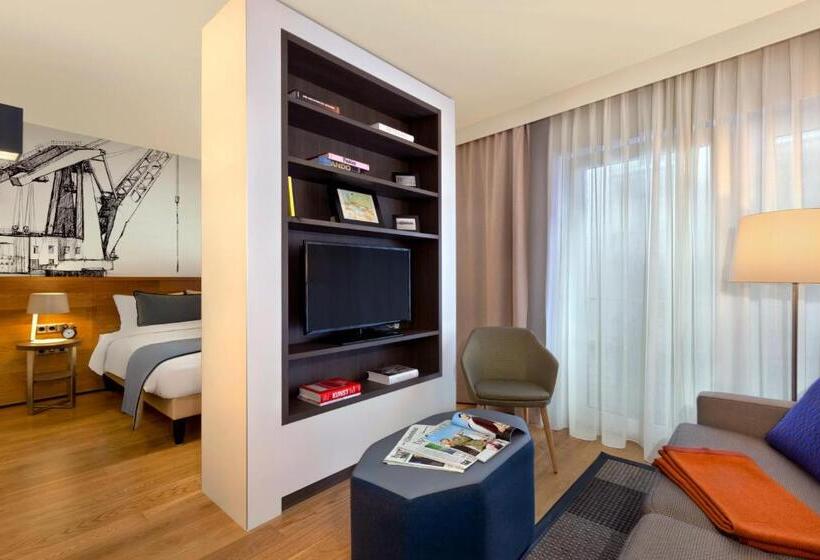 Студия Deluxe, Citadines Michel Hamburg