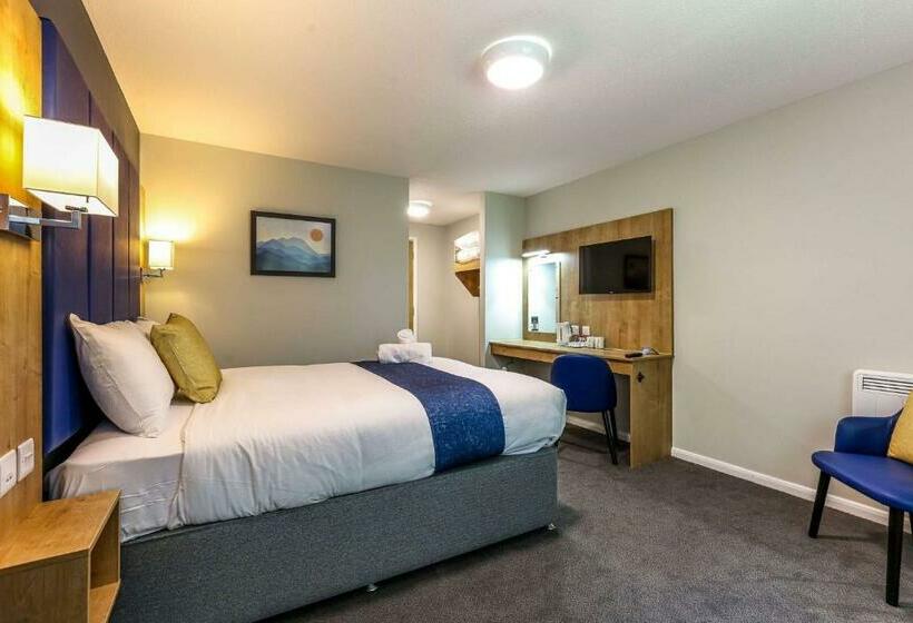 Standard Room, Days Inn By Wyndham Warwick North M40