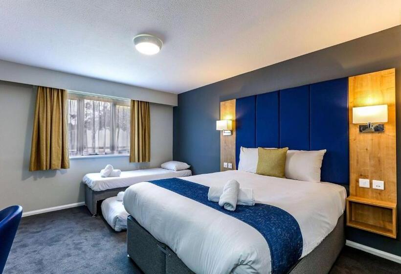 اتاق خانوادگی, Days Inn Warwick Northbound M40