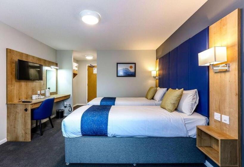 Standard Room Adapted for people with reduced mobility, Days Inn By Wyndham Warwick North M40