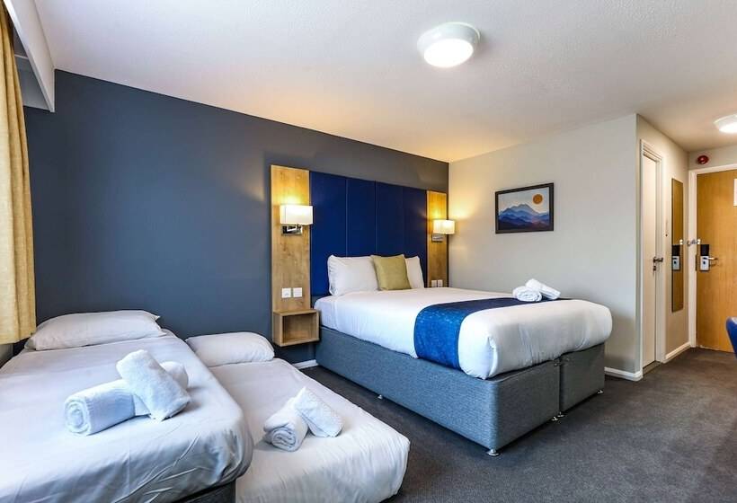 اتاق خانوادگی, Days Inn Warwick Northbound M40