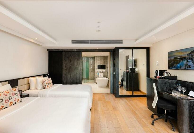 سوییت جونیور, Double   Six, Luxury Hotel   Seminyak
