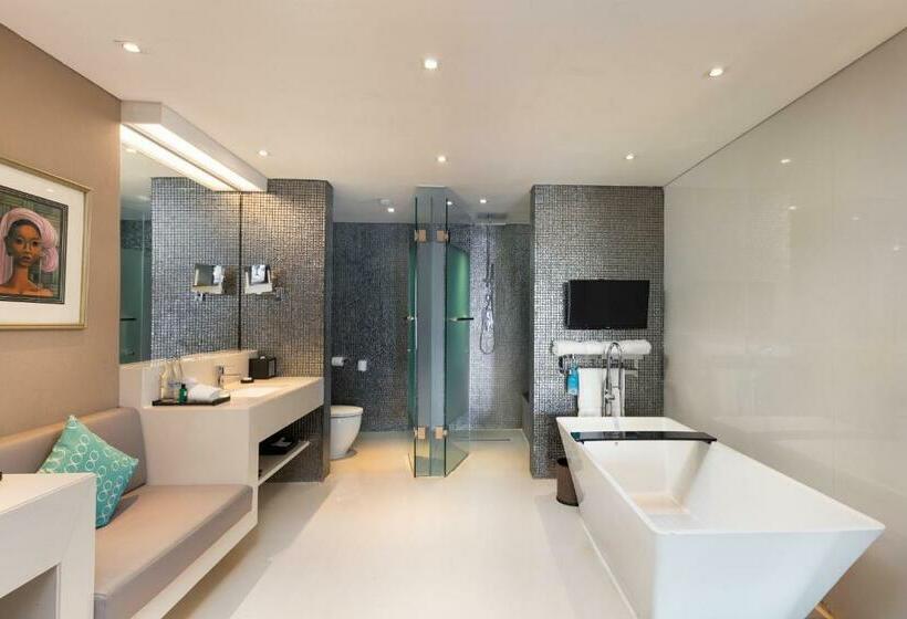 سوئیت جونیور با تخت بزرگ, Double   Six, Luxury Hotel   Seminyak