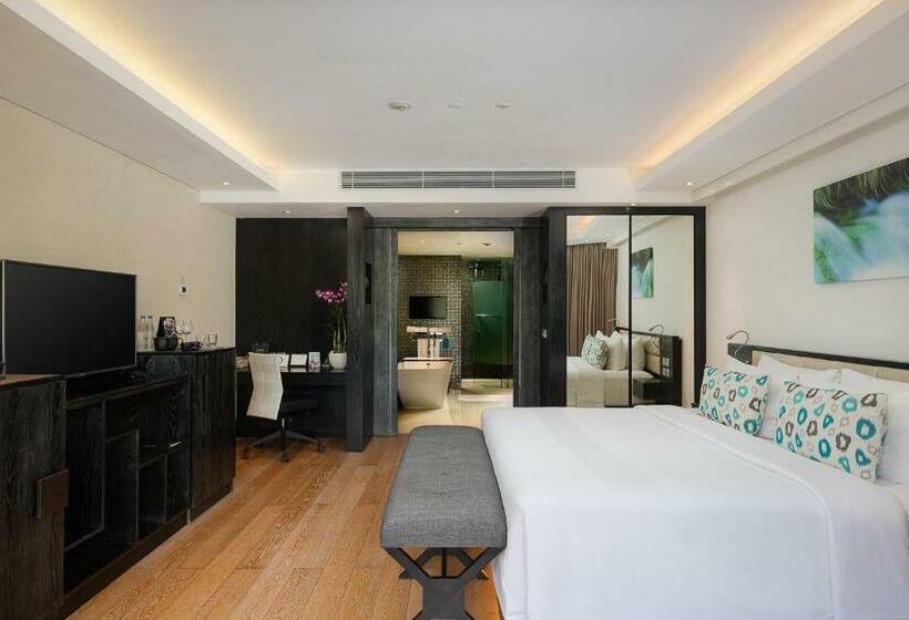 سوئیت جونیور با تخت بزرگ, Double   Six, Luxury Hotel   Seminyak