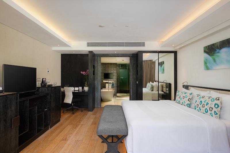 سوئیت جونیور با تخت بزرگ, Double   Six, Luxury Hotel   Seminyak