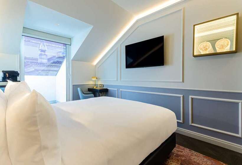 اتاق استاندارد با تخت بزرگ, Hilton Batumi