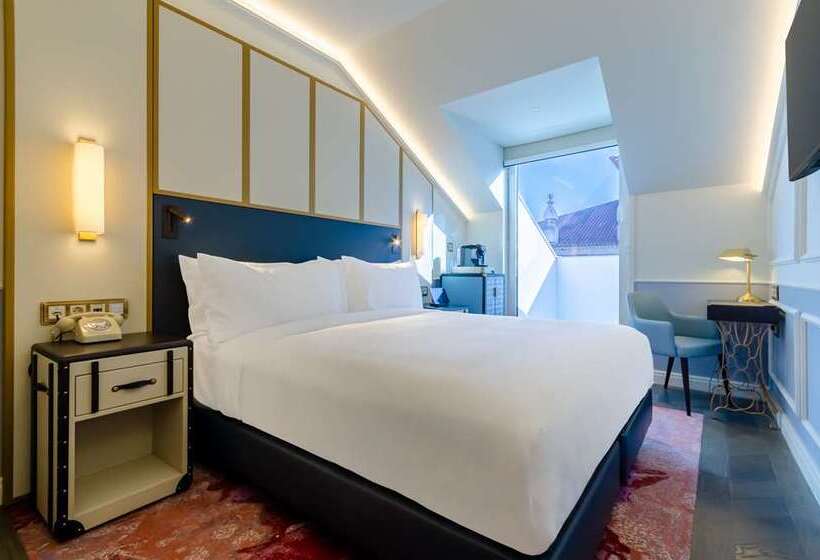 اتاق استاندارد با تخت بزرگ, Hilton Batumi