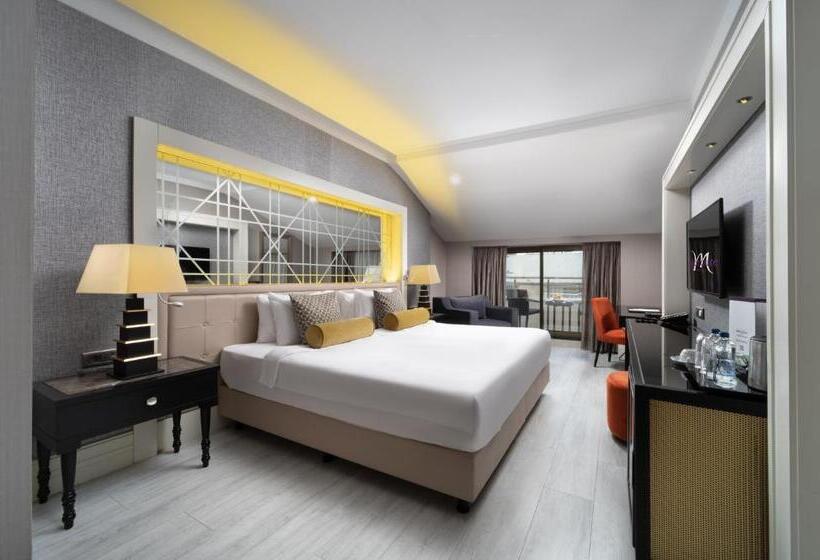 Superior Room King Size Bed, Mercure Istanbul Bomonti