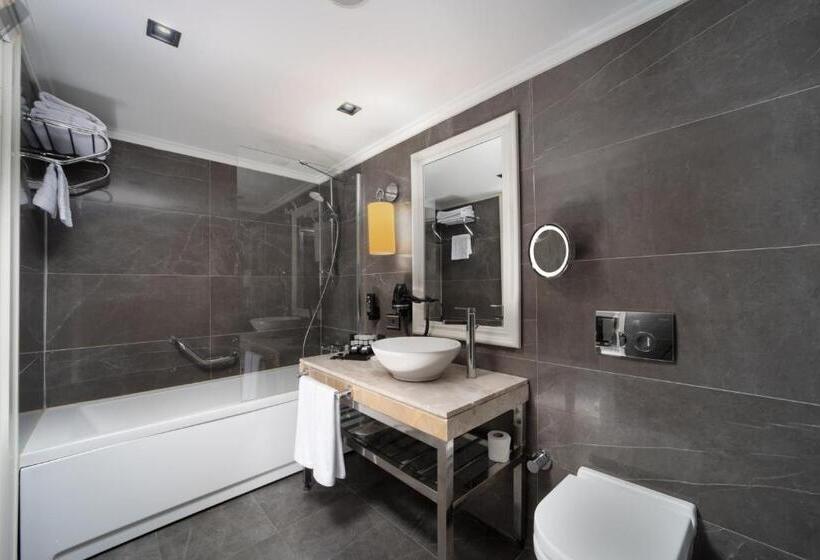 Quarto Familiar Deluxe, Mercure Istanbul Bomonti