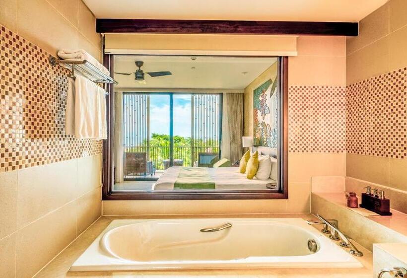 اتاق لوکس با بالکن و چشم‌انداز دریا, Salinda Resort Phu Quoc  Sparkling Wine Breakfast