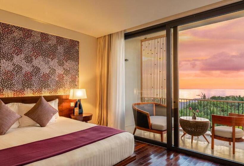 سوییت با چشم‌انداز دریا, Salinda Resort Phu Quoc  Sparkling Wine Breakfast