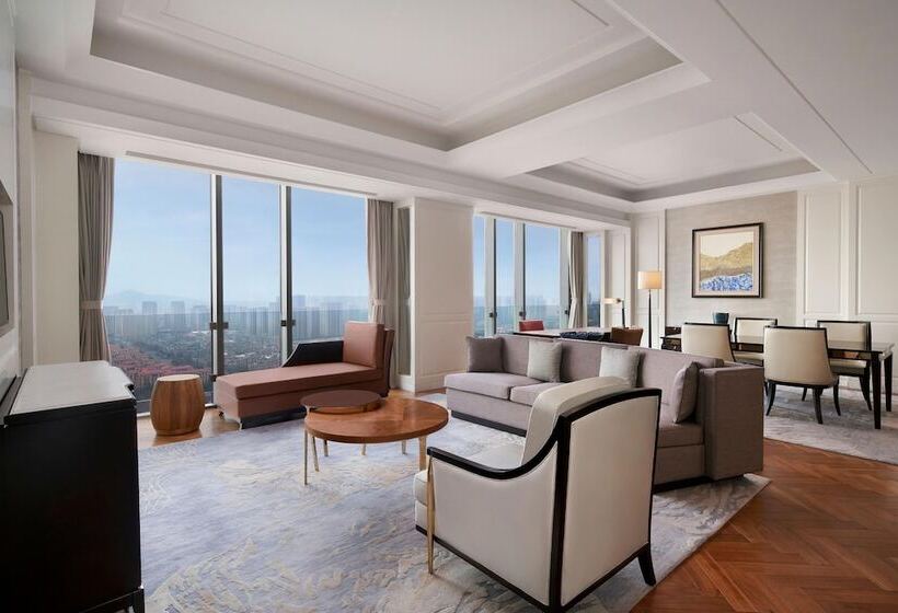سوئیت کلاب, Sheraton Qingdao Licang