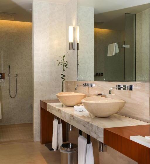اتاق خانوادگی, Oryx Airport Hotel  Transit Only