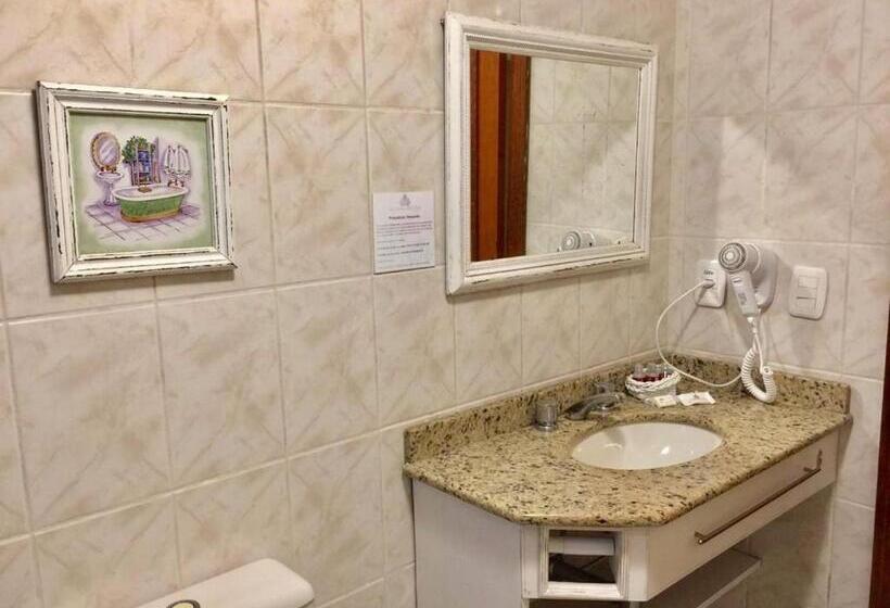 اتاق لوکس چهار تخته, Petit Hotel Provence Gramado