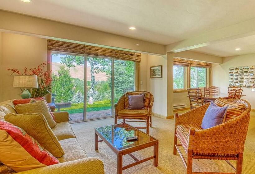 آپارتمان 2 خوابه, The Bluff Mountain Retreat