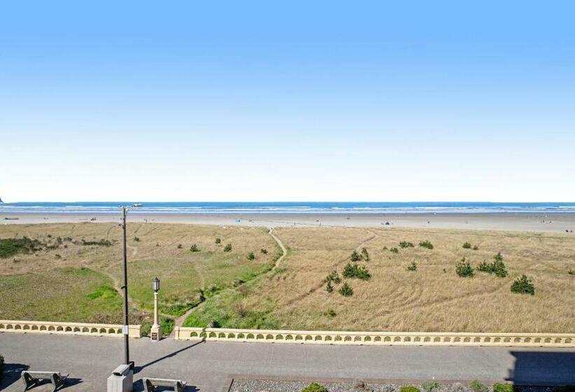 آپارتمان 2 خوابه, Sand & Sea: Room 308