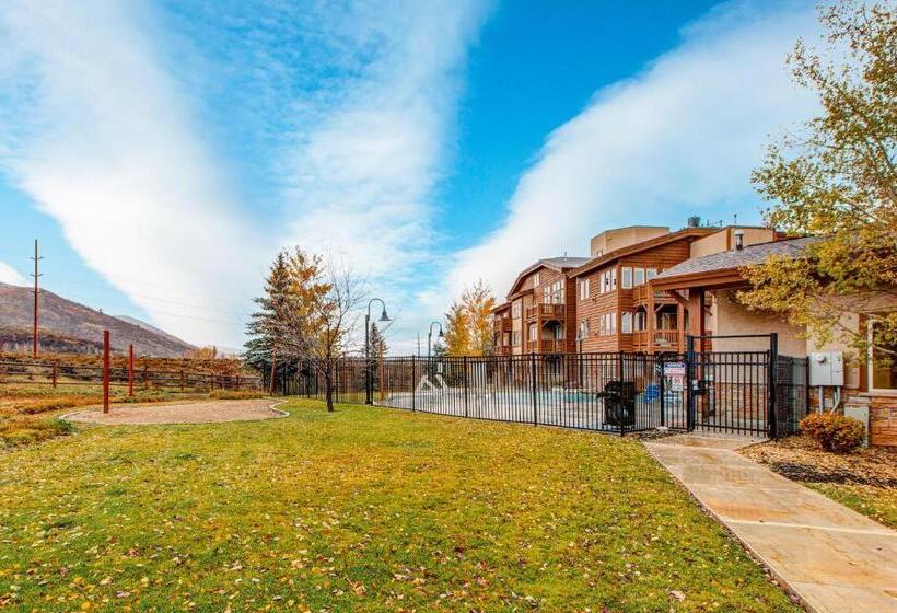 آپارتمان 1 خوابه, Cozy Crestview Condo