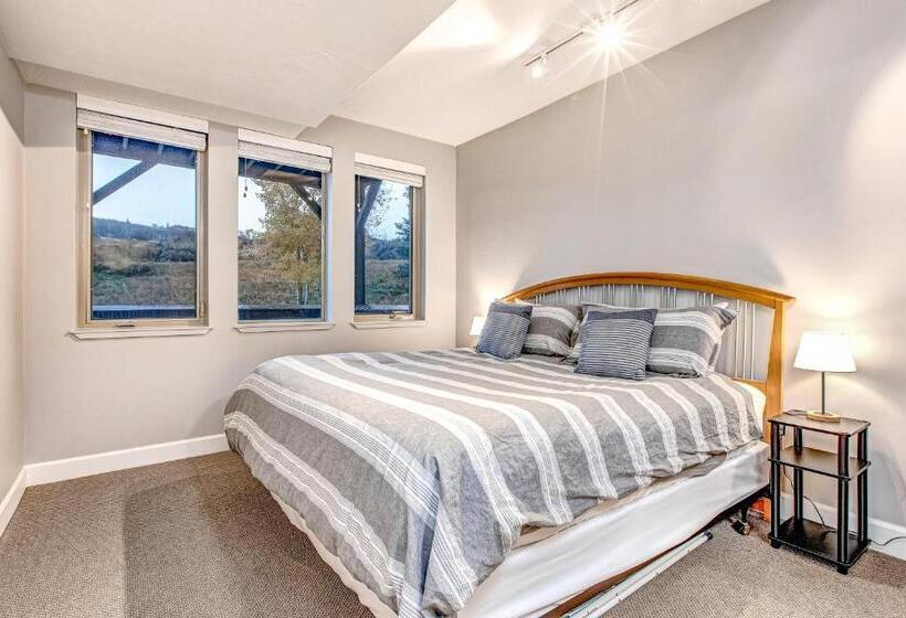 آپارتمان 1 خوابه, Cozy Crestview Condo