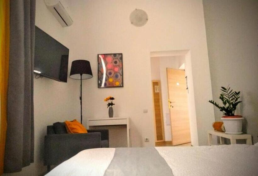 Superior Single Room, Central Guesthouse