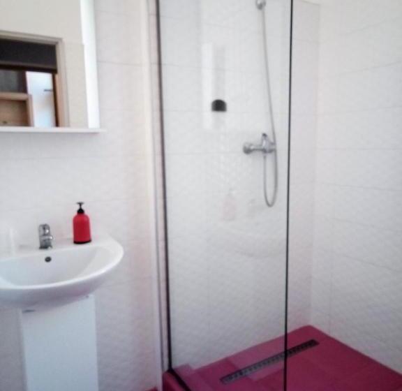 اتاق سوپریور یک تخته, Central Guesthouse