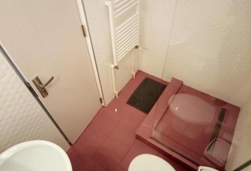 اتاق سوپریور یک تخته, Central Guesthouse