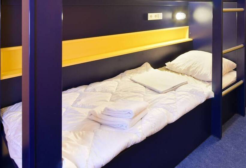 اتاق استاندارد یک تخته با سرویس بهداشتی مشترک, Bed Nbudget City   Hostel