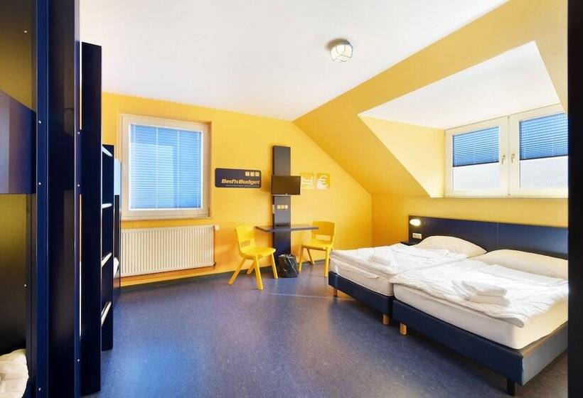 اتاق استاندارد با سرویس بهداشتی مشترک, Bed Nbudget City   Hostel
