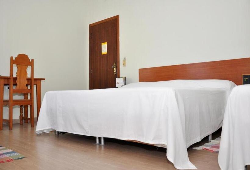 اتاق استاندارد چهار تخته, Carolina Plaza
