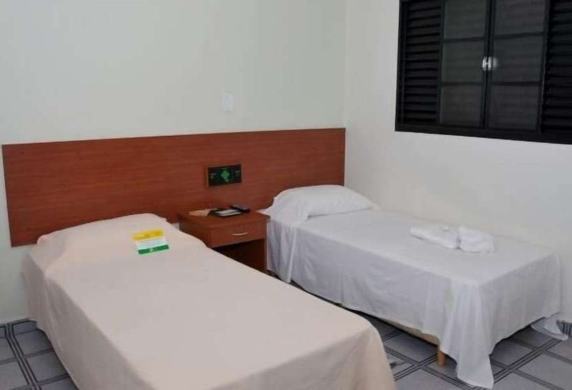اتاق استاندارد چهار تخته, Carolina Plaza