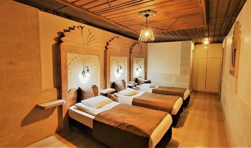 اتاق استاندارد سه نفره, Ciner