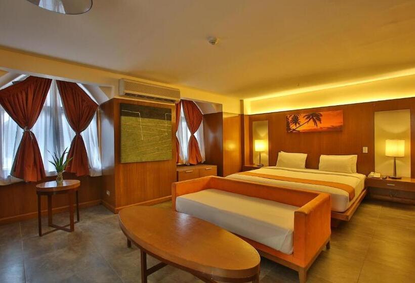 سوییت اجرایی, Crown Regency Beach Resort