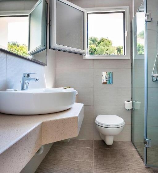 سوئیت کلاسیک, Dionysos Village Resort