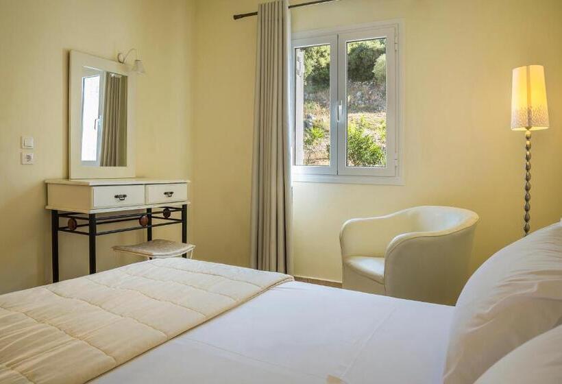 سوئیت کلاسیک, Dionysos Village Resort