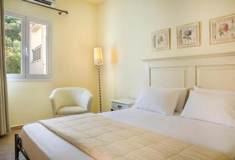 سوئیت کلاسیک, Dionysos Village Resort