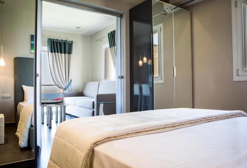 سوییت جونیور لوکس با چشم‌انداز دریا, Dionysos Village Resort
