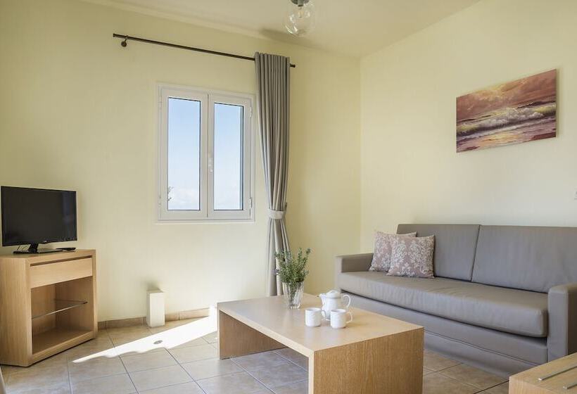 سوئیت کلاسیک, Dionysos Village Resort