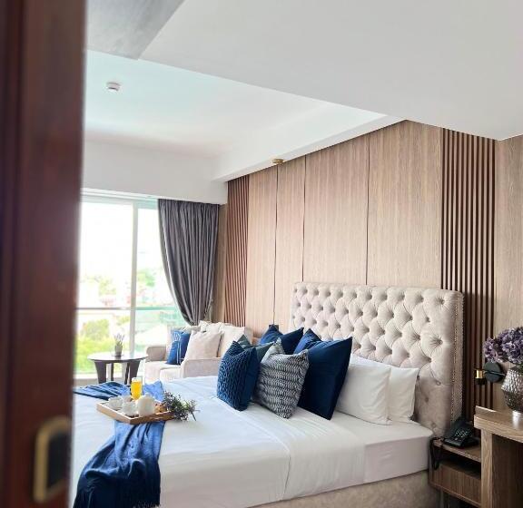 سوئیت با بالکن, Harmony Phnom Penh