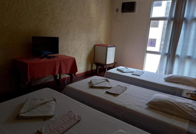 Economy Triple Room, Hotur
