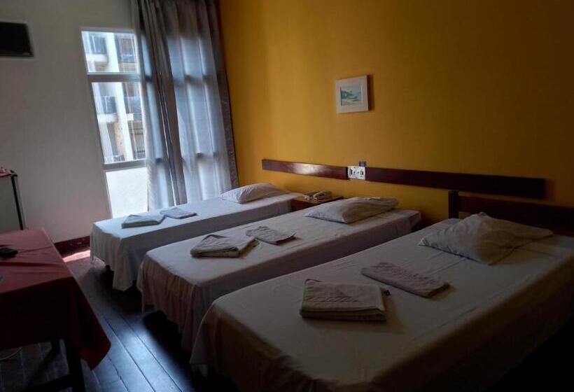 Economy Triple Room, Hotur