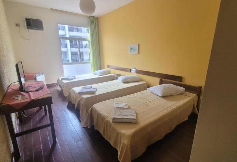 Economy Triple Room, Hotur