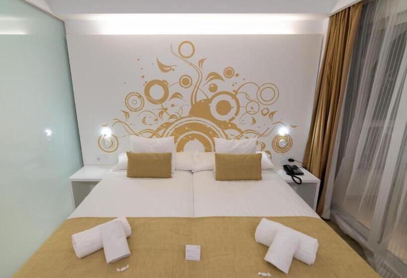اتاق استاندارد با بالکن, R2 Bahia Cala Ratjada  Adults Only