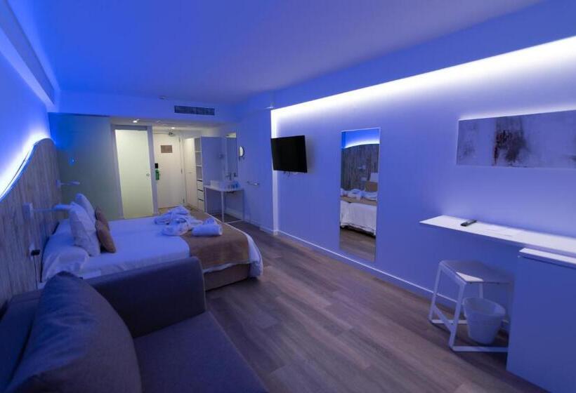 سوییت جونیور, R2 Bahia Cala Ratjada  Adults Only