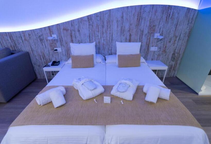 سوییت جونیور, R2 Bahia Cala Ratjada  Adults Only