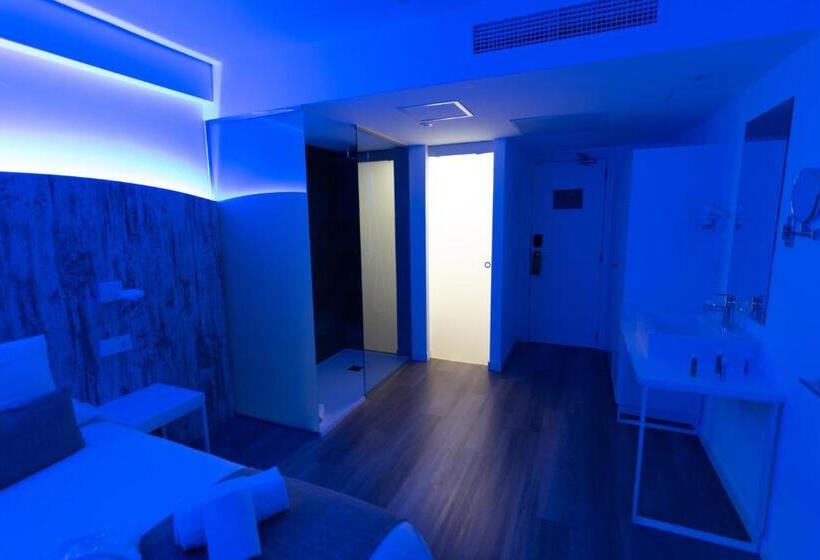 سوییت جونیور, R2 Bahia Cala Ratjada  Adults Only